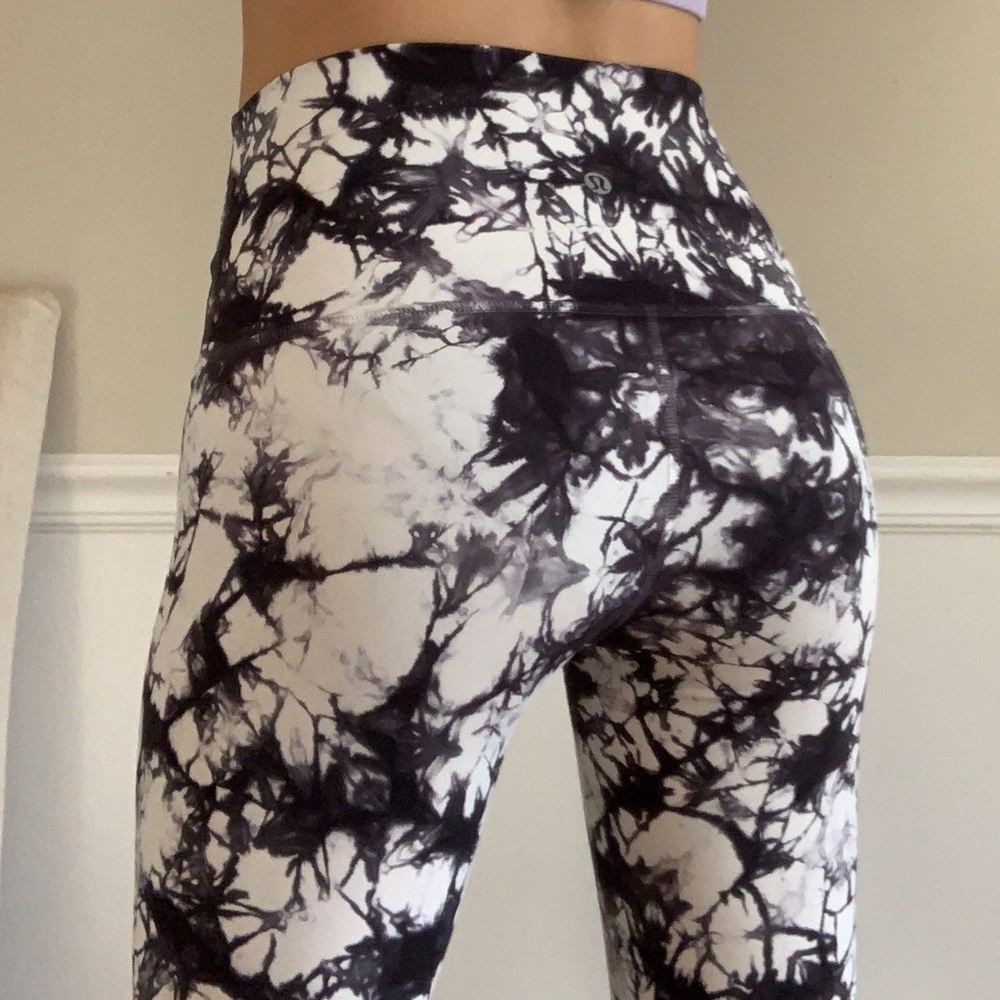 Lululemon Black and White Leggings